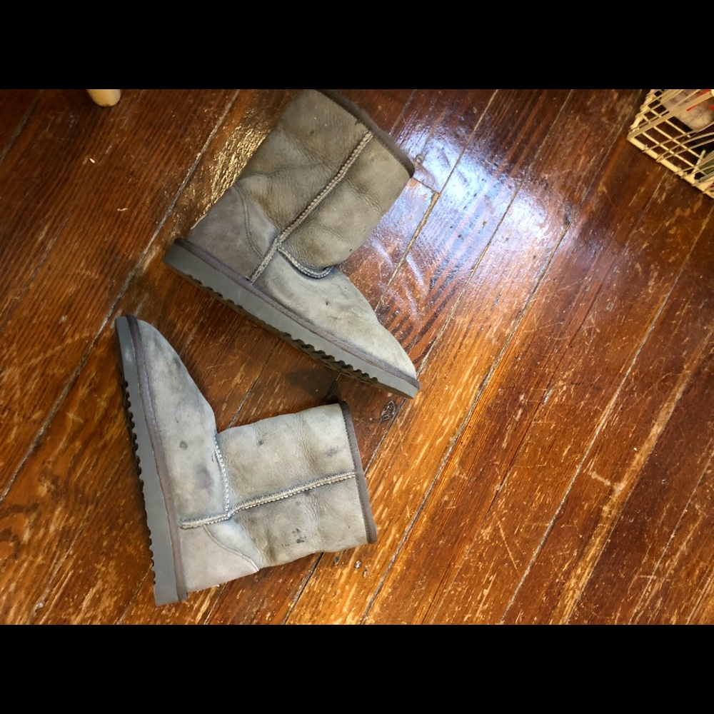 Uggs - Picture 3 of 3